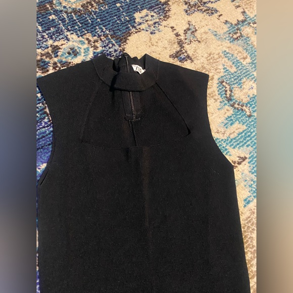 Zara sleeveless top with chest cutout - Picture 3 of 5